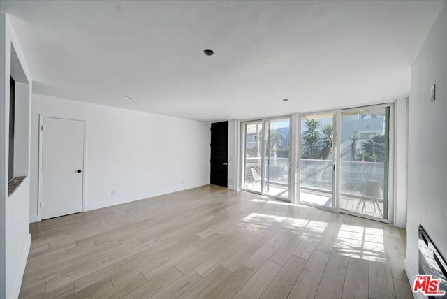 15 Spinnaker Street 101, Marina Del Rey, CA 90292
