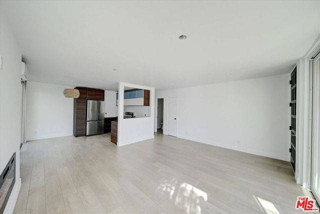 15 Spinnaker Street 101, Marina Del Rey, CA 90292
