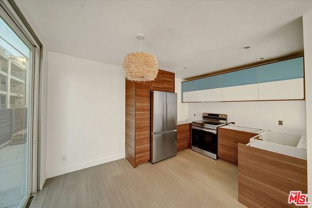 15 Spinnaker Street 101, Marina Del Rey, CA 90292