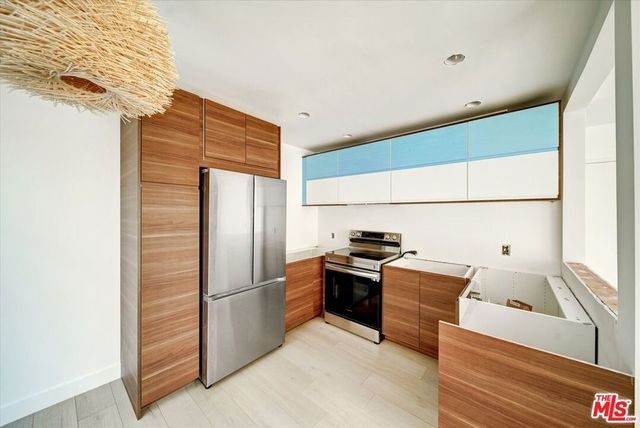 15 Spinnaker Street 101, Marina Del Rey, CA 90292