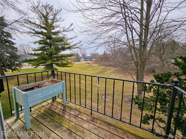 38103 Jefferson Avenue, Harrison Charter Township, MI 48045