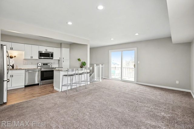 38103 Jefferson Avenue, Harrison Charter Township, MI 48045