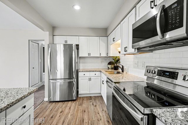 38103 Jefferson Avenue, Harrison Charter Township, MI 48045