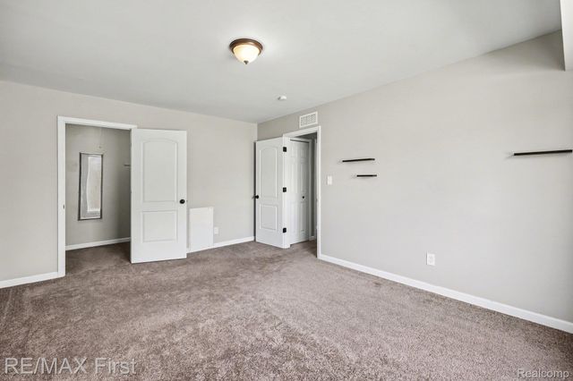 38103 Jefferson Avenue, Harrison Charter Township, MI 48045