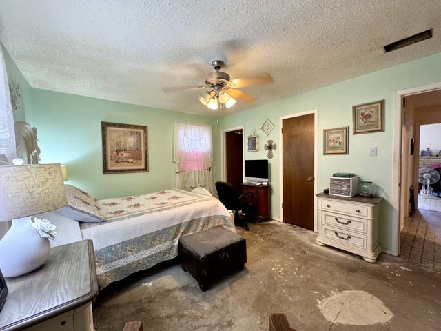 317 N Trail Street, Crowley, TX 76036