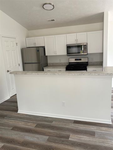 194 Hunters Lane 37, Rockford, MI 49341