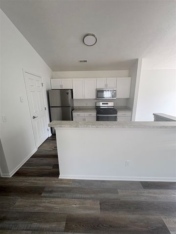 194 Hunters Lane 37, Rockford, MI 49341