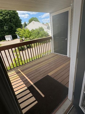 194 Hunters Lane 37, Rockford, MI 49341