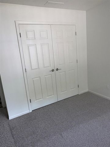 194 Hunters Lane 37, Rockford, MI 49341