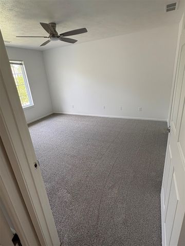 194 Hunters Lane 37, Rockford, MI 49341