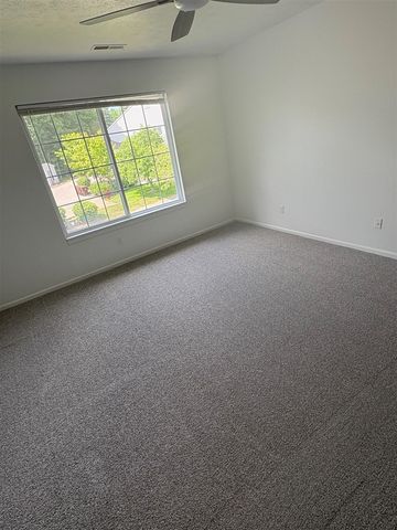 194 Hunters Lane 37, Rockford, MI 49341