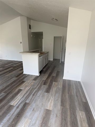 194 Hunters Lane 37, Rockford, MI 49341
