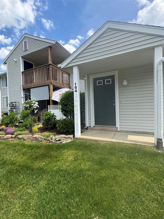 194 Hunters Lane 37, Rockford, MI 49341