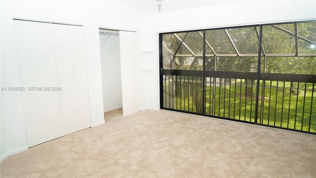 7041 SW 42nd Pl, Davie, FL 33314