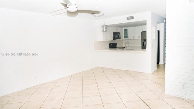 7041 SW 42nd Pl, Davie, FL 33314