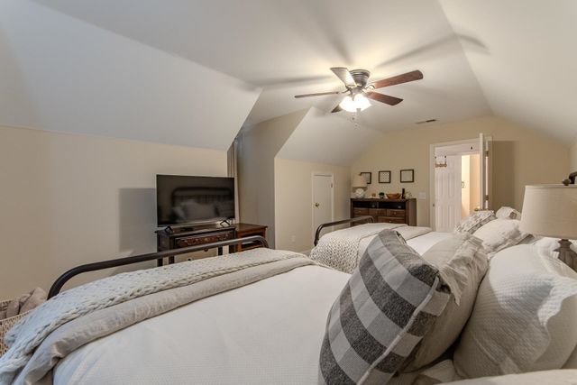 40 BUCK RUB CV, Savannah, TN 38372