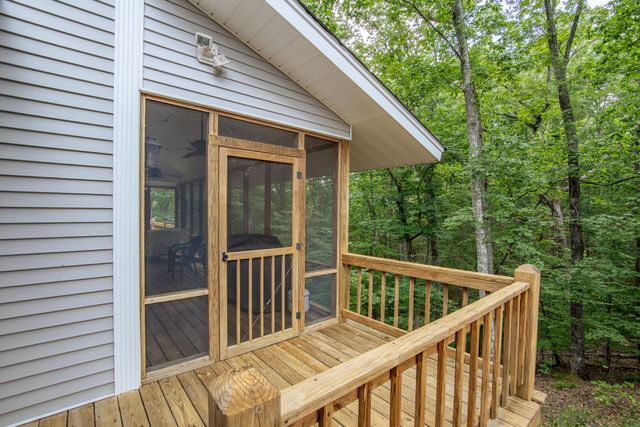 40 BUCK RUB CV, Savannah, TN 38372