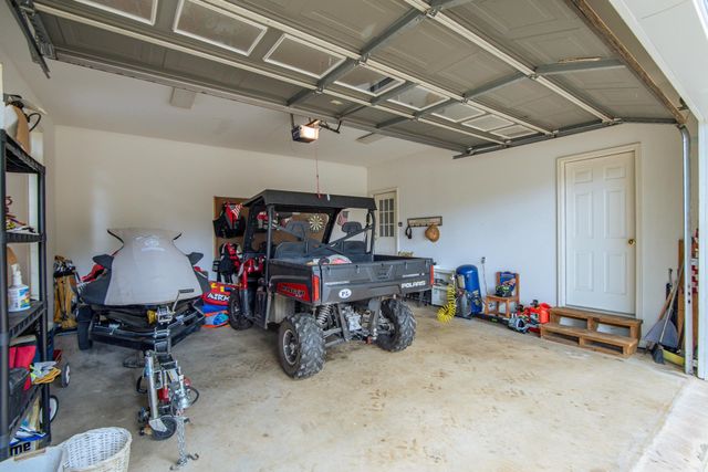40 BUCK RUB CV, Savannah, TN 38372