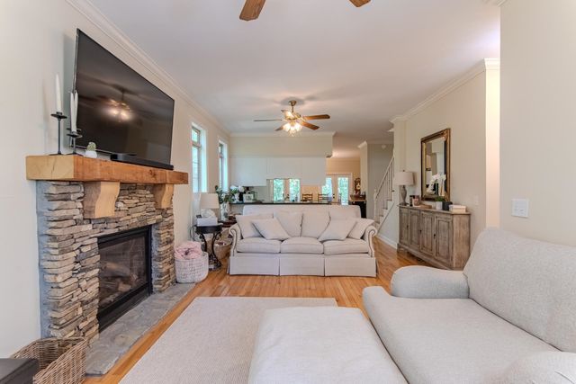 40 BUCK RUB CV, Savannah, TN 38372