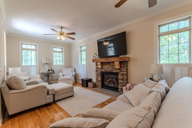 40 BUCK RUB CV, Savannah, TN 38372