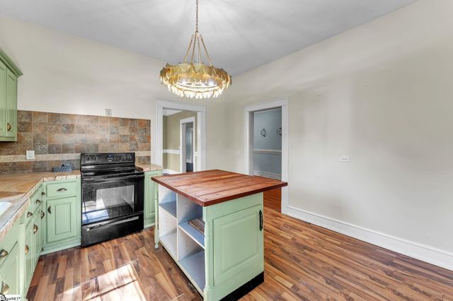 400 King Street, Easley, SC 29640