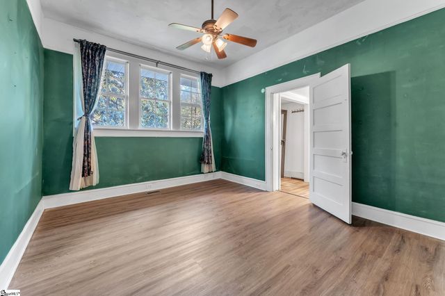 400 King Street, Easley, SC 29640