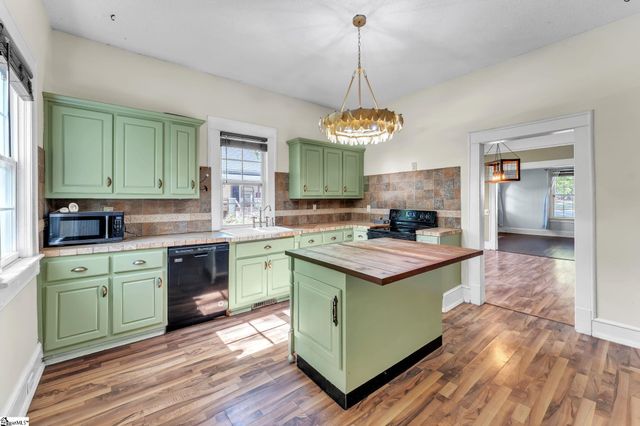 400 King Street, Easley, SC 29640