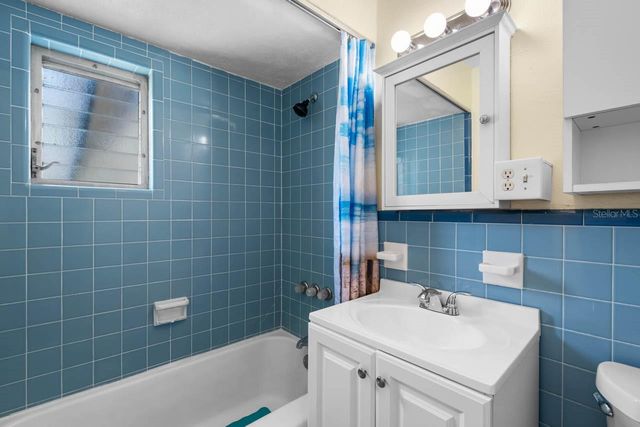 301 5TH AVENUE NW, Ruskin, FL 33570