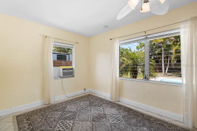 301 5TH AVENUE NW, Ruskin, FL 33570