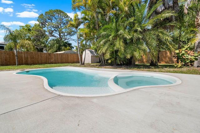 301 5TH AVENUE NW, Ruskin, FL 33570