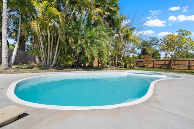 301 5TH AVENUE NW, Ruskin, FL 33570