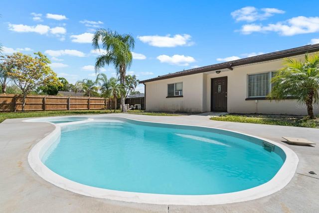 301 5TH AVENUE NW, Ruskin, FL 33570