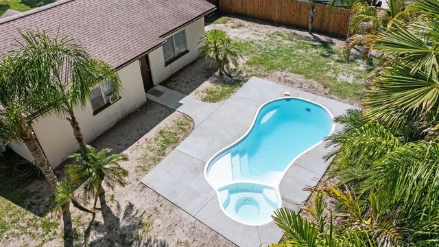 301 5TH AVENUE NW, Ruskin, FL 33570