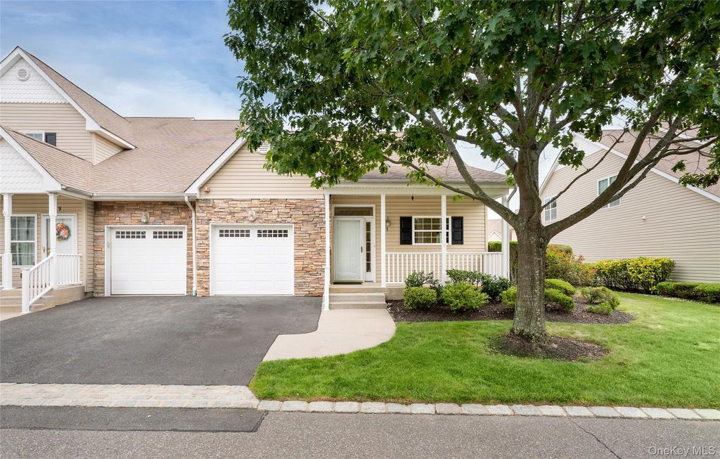 7 Pond Circle, Mount Sinai, NY 11766 — photo 2