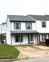 4884 Woods Edge RD, Virginia Beach, VA 23462