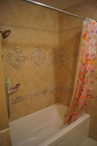 950 Sweetflower Drive, Hoffman Estates, IL 60169