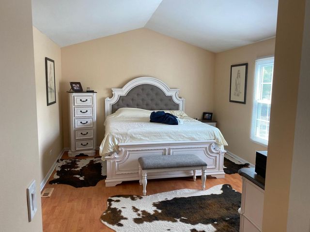 950 Sweetflower Drive, Hoffman Estates, IL 60169