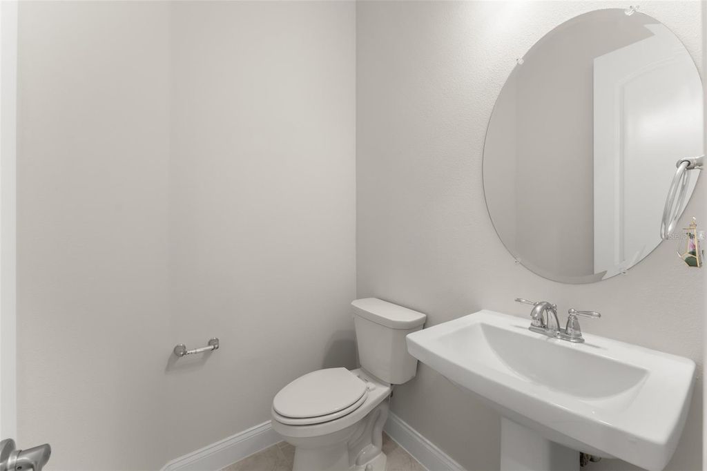Image 13 of property listing at 13550 MCMILLAN DRIVE, Orlando, FL 32827