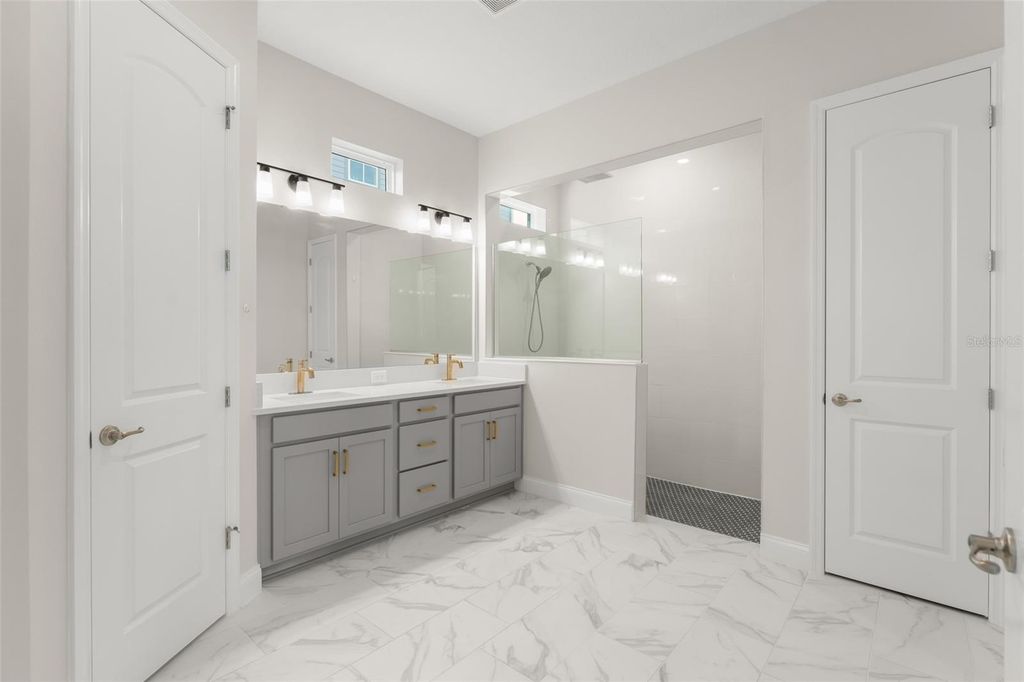 Image 38 of property listing at 13550 MCMILLAN DRIVE, Orlando, FL 32827