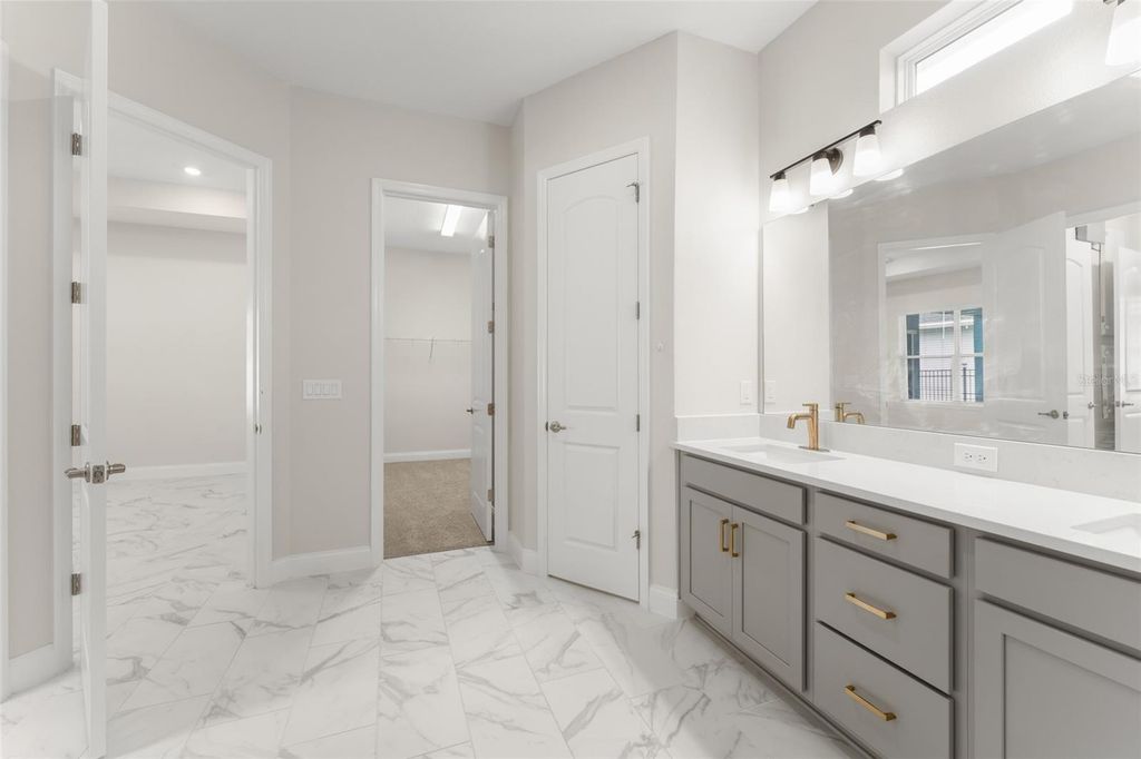 Image 41 of property listing at 13550 MCMILLAN DRIVE, Orlando, FL 32827