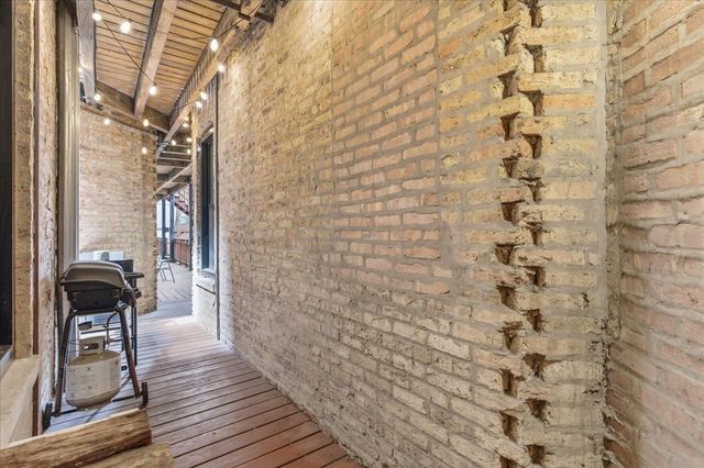 802 W GEORGE Street 1, Chicago, IL 60657