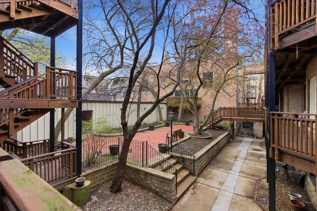 802 W GEORGE Street 1, Chicago, IL 60657