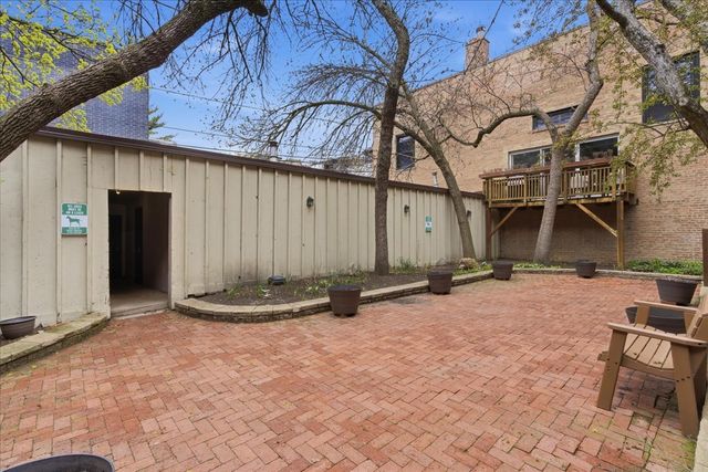 802 W GEORGE Street 1, Chicago, IL 60657