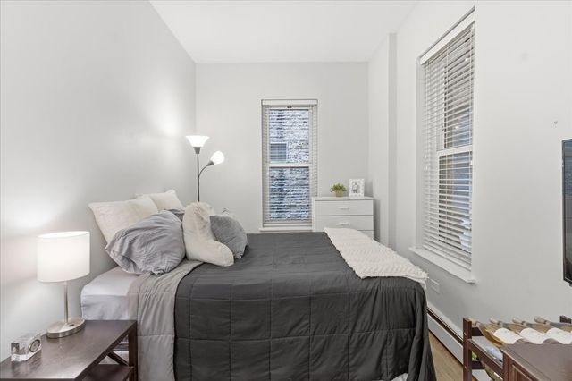 802 W GEORGE Street 1, Chicago, IL 60657