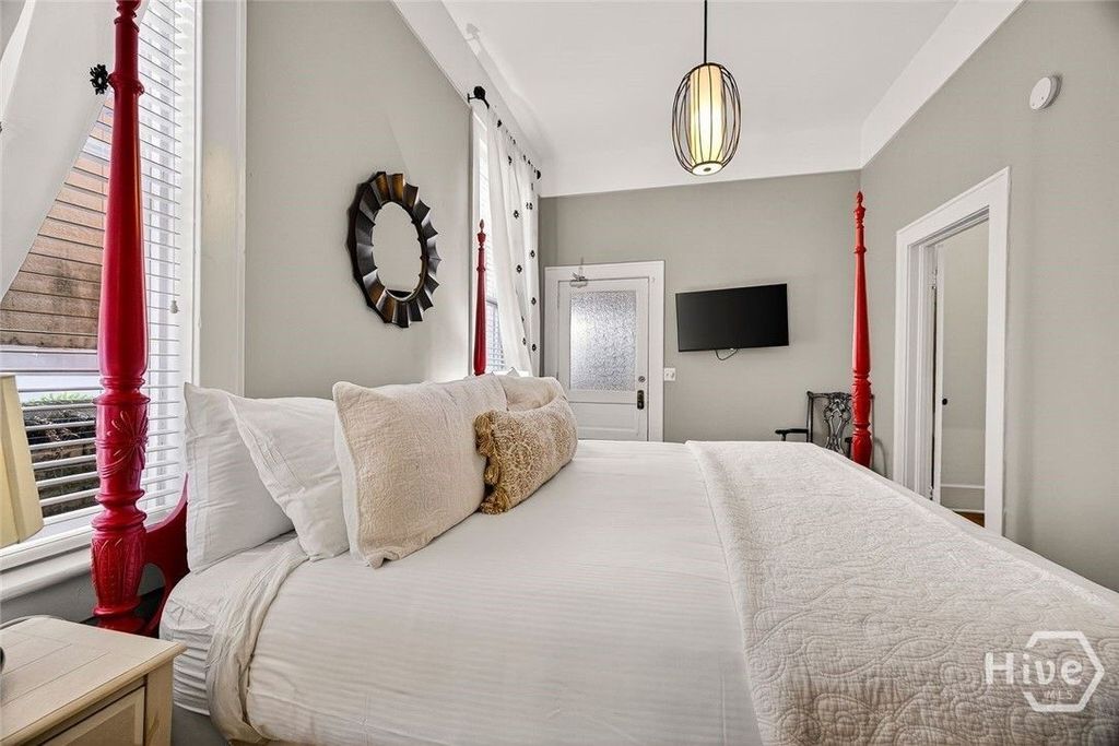 Image 14 of property listing at 106 E Harris Street, Savannah, GA 31401