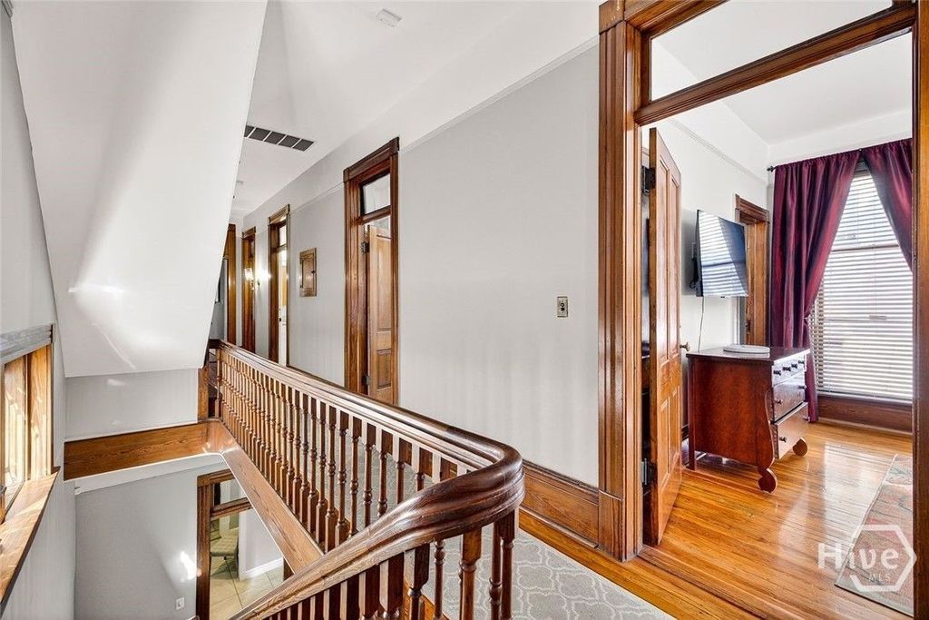Image 21 of property listing at 106 E Harris Street, Savannah, GA 31401