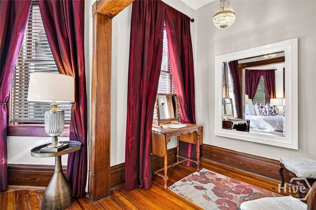 Image 23 of property listing at 106 E Harris Street, Savannah, GA 31401