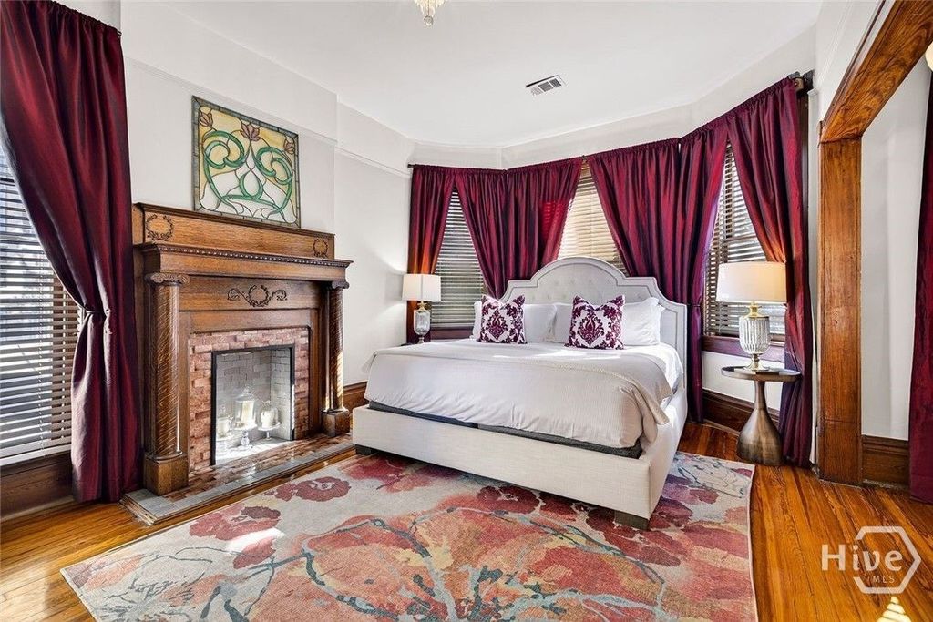 Image 24 of property listing at 106 E Harris Street, Savannah, GA 31401
