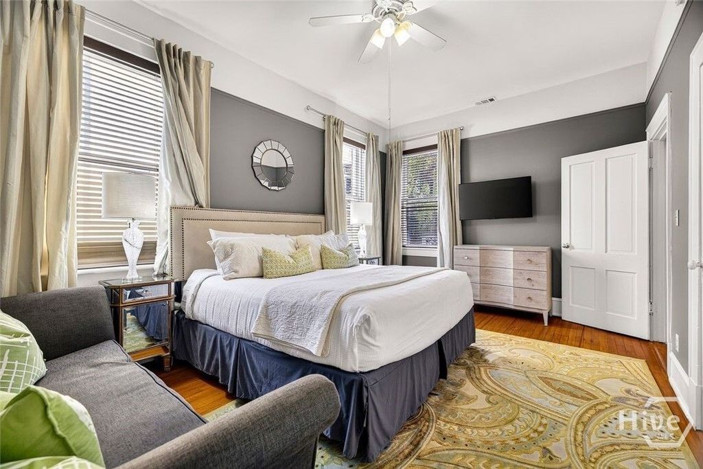 Image 32 of property listing at 106 E Harris Street, Savannah, GA 31401