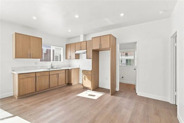 1223 E 35th, Los Angeles, CA 90011